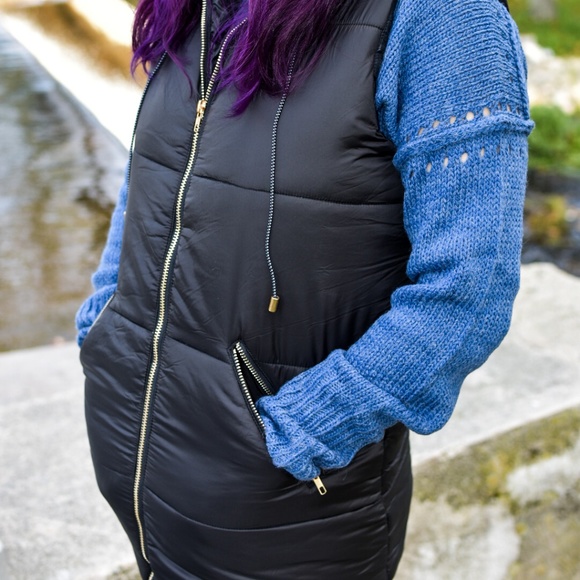 Hooded Black Puffer Vest - Picture 2 of 8